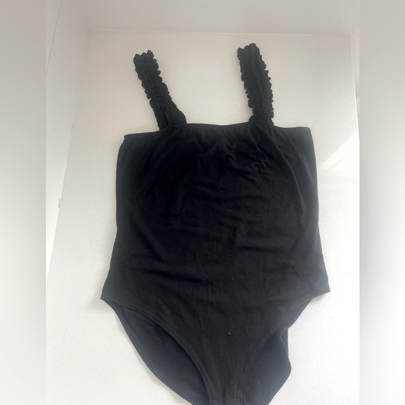 NEW Black Sleeveless Bodysuit Stretchy Ruffle Detail Straps Size Large - Picture 3 of 4